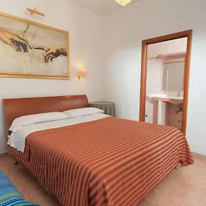 Babri Simim Taj 3*, Roma Italia